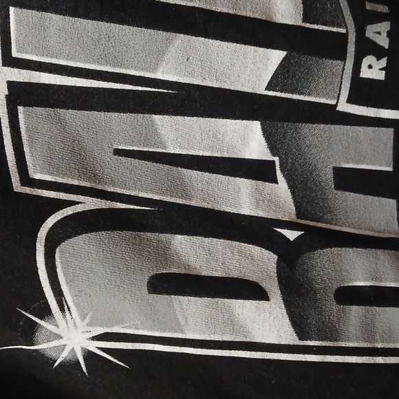 NEW NFL T-shirt- "LAS VEGAS RAIDERS" (Size Medium) - Picture 6 of 8